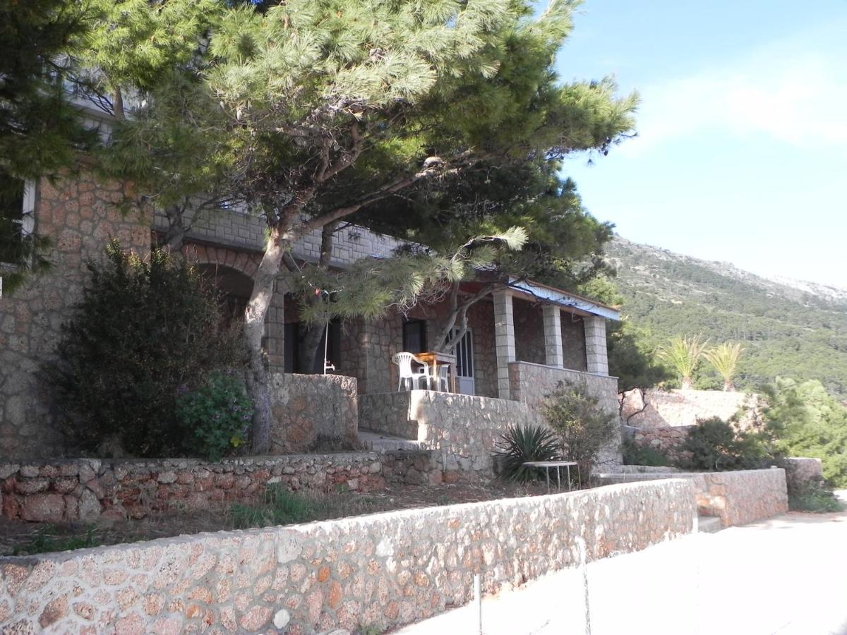 Apartments By The Sea Sveta Nedilja, Hvar - 11433 Sveta Nedelja  Extérieur photo